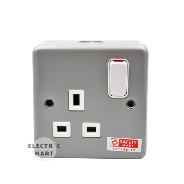 Hager WPSS81BKO 13A 1 Gang Double Pole Switched Socket and Back Box with Knockouts metalclad; EAN: 3250617260978